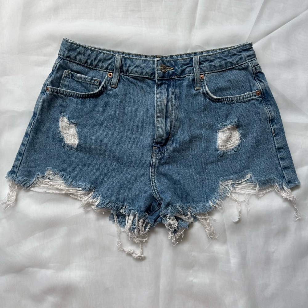 Forever 21 Distressed Denim Women Shorts